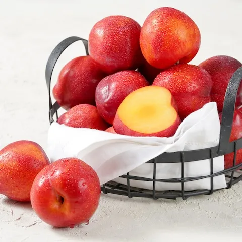 과일 > [산지직송] 새콤달콤 영천 노지자두 2kg 실중량 / 사이즈 골라담기 | 오늘의집 쇼핑