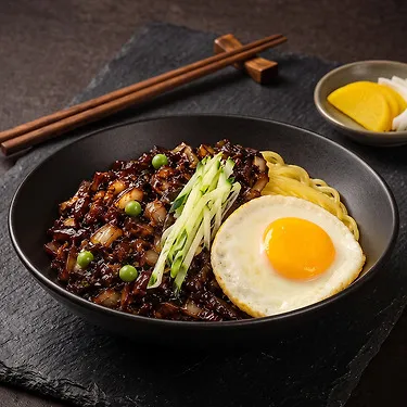 유사부 중화식탁 유니짜장 360g x 4팩 / 야끼우동 380g x 4팩 (전자레인지 조리) | 톡딜