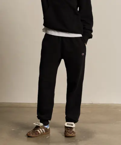 [챔피온] (CHAMPION) 베이직 조거 스웨트 팬츠 Black