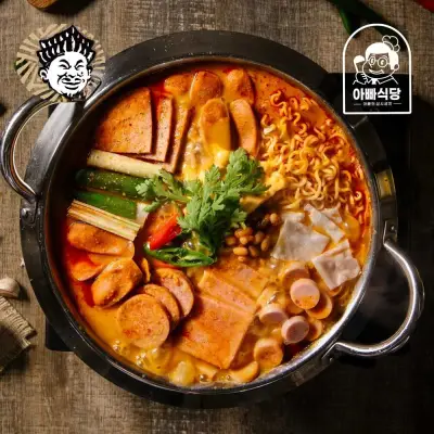 [아빠식당][아빠식당x놀부] 38년역사 놀부부대찌개 x 4팩 (+전구매 라면사리 증정)