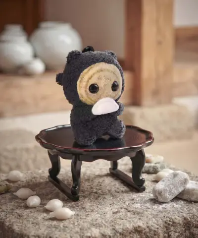[동궁] (DONGGUNG) 꺼먹살이 인형키링 13cm